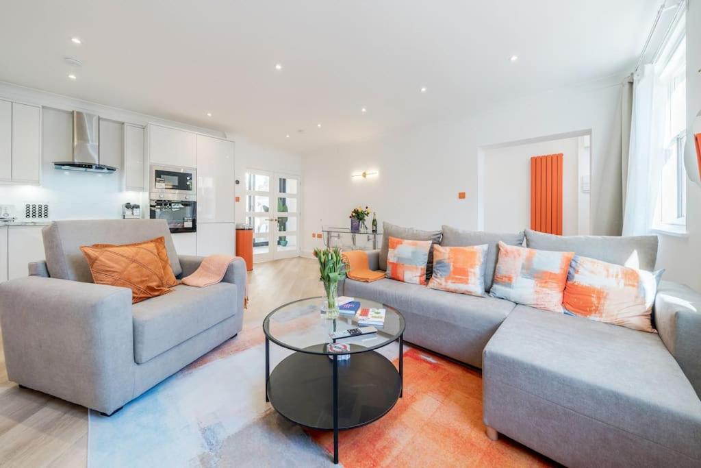 House 10 Mins To Tower Bridge Hot Tub & Parking Villa ลอนดอน ภายนอก รูปภาพ