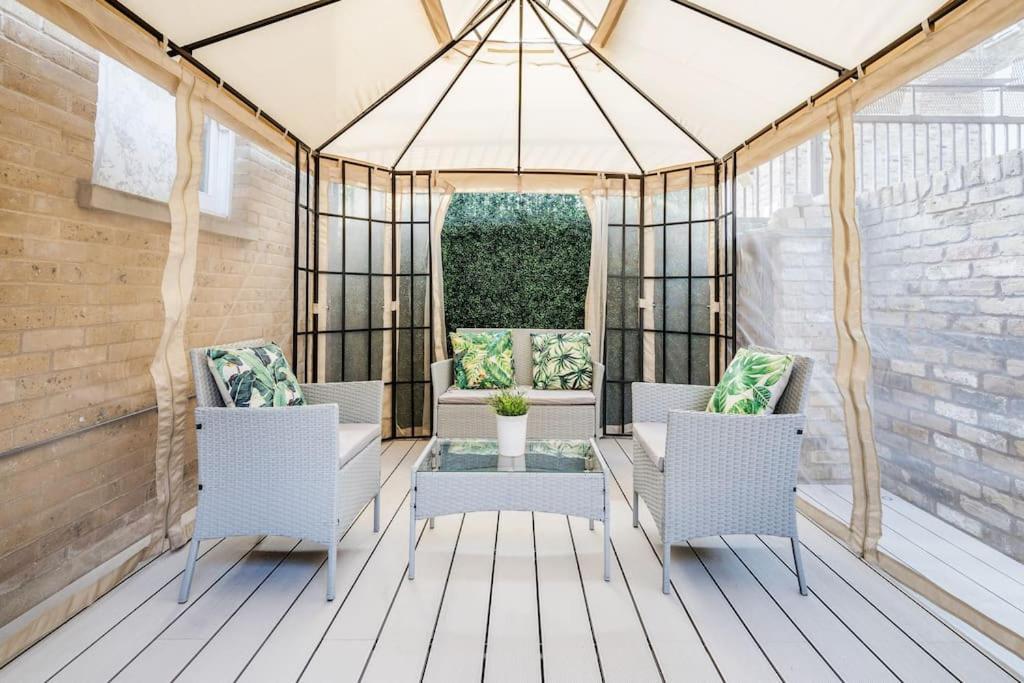 House 10 Mins To Tower Bridge Hot Tub & Parking Villa ลอนดอน ภายนอก รูปภาพ