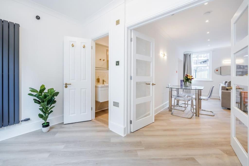House 10 Mins To Tower Bridge Hot Tub & Parking Villa ลอนดอน ภายนอก รูปภาพ