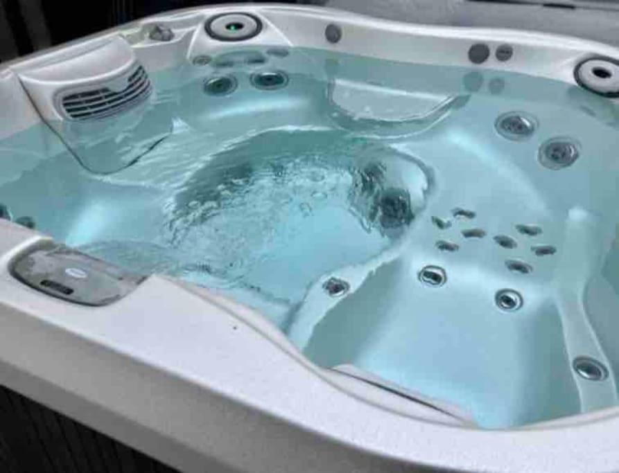 House 10 Mins To Tower Bridge Hot Tub & Parking Villa ลอนดอน ภายนอก รูปภาพ