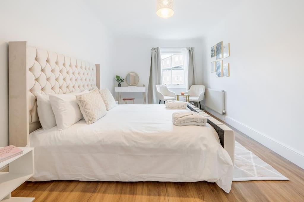 House 10 Mins To Tower Bridge Hot Tub & Parking Villa ลอนดอน ภายนอก รูปภาพ