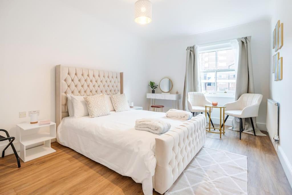 House 10 Mins To Tower Bridge Hot Tub & Parking Villa ลอนดอน ภายนอก รูปภาพ
